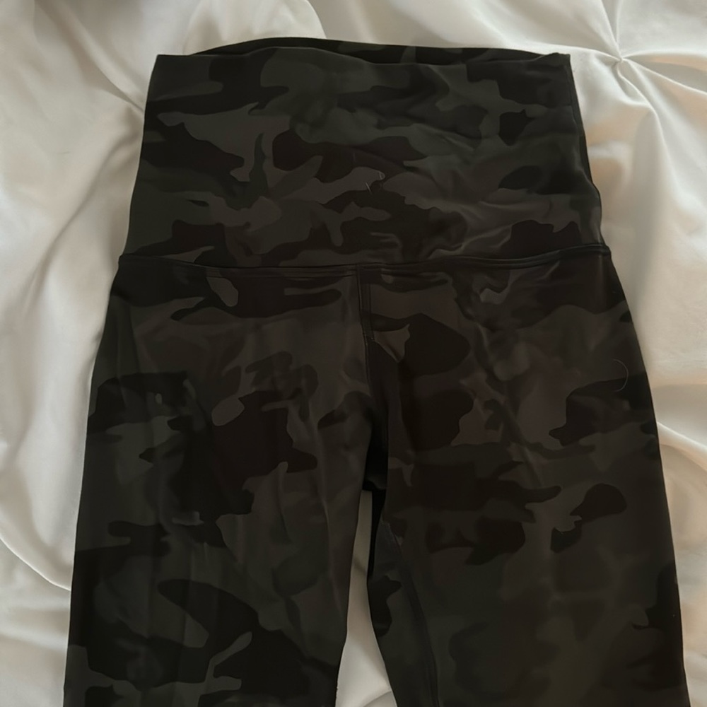Lululemon High-Rise Align Pant 28” in Camo